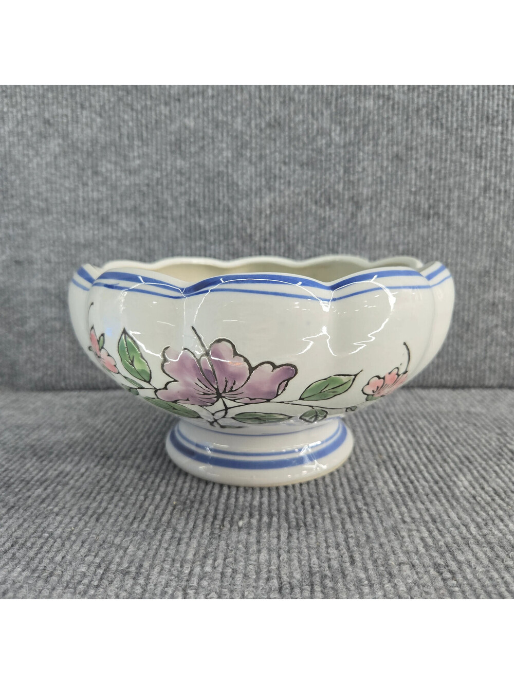 Vintage Chinese Porcelain Pedestal Planter Bowl Floral Design 7.5"